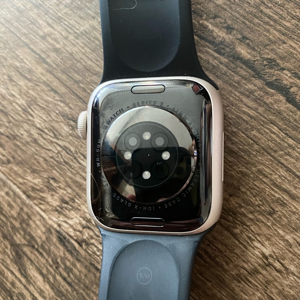 Apple Watch Series 8, 41 mm with S/M black band. Aluminum case, GPS only. - Picture 2 of 2